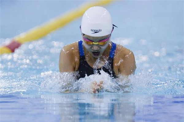 游泳穿脚蹼有什么好处,穿脚蹼游泳好吗