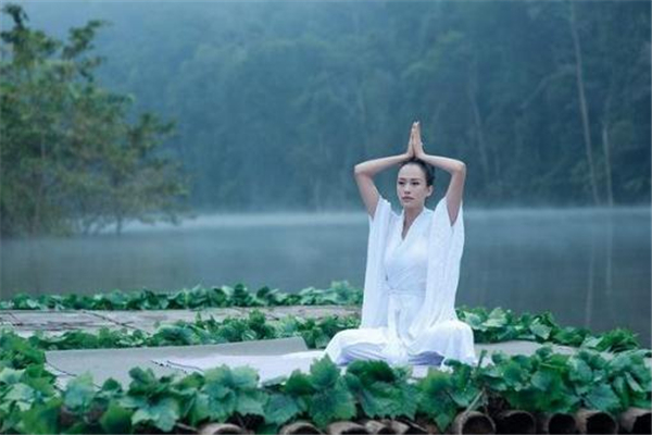 早上可以练瑜伽吗,冬天早上练瑜伽好吗 早上可以练瑜伽吗,冬天早上练瑜伽好吗