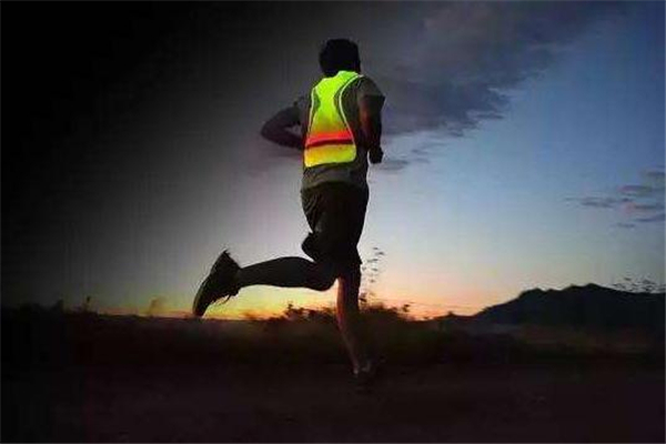 脸上长闭口怎么办用什么方法消除,脸上长了很多闭口怎么办