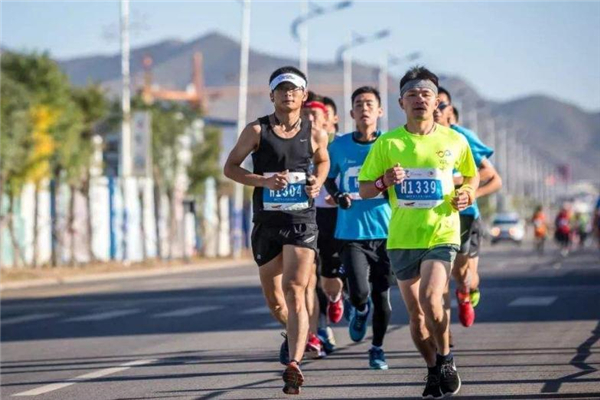 半马训练计划表一个月,半马训练计划表