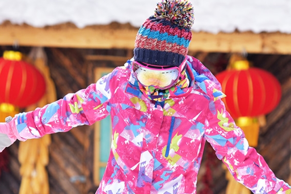 滑雪时应对眼睛采取何种保护措施,滑雪对眼睛的伤害