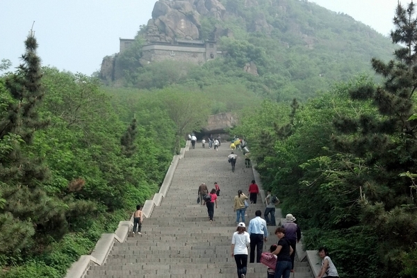 爬山是运动吗,爬山前几天做什么运动好