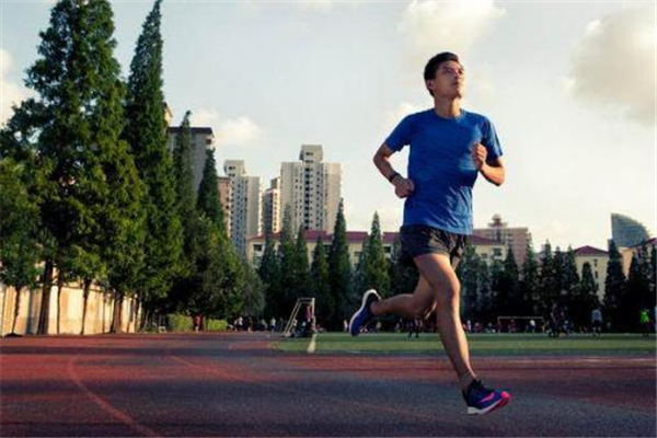 马拉松赛后如何恢复,跑完马拉松之后,该如何进行恢复?