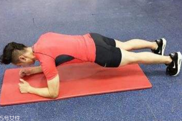 做平板支撑腰疼是什么原因,做平板支撑的时候腰疼是怎么回事 做平板支撑腰疼是什么原因,做平板支撑的时候腰疼是怎么回事