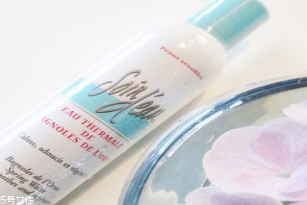 法国雅漾舒护活泉水喷雾,雅漾活泉水喷雾作用