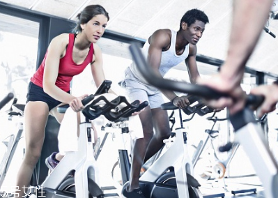 骑动感单车能减肚子吗?,骑动感单车可以减肚子吗