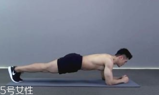 平板支撑训练时间,如何锻炼平板支撑的时间