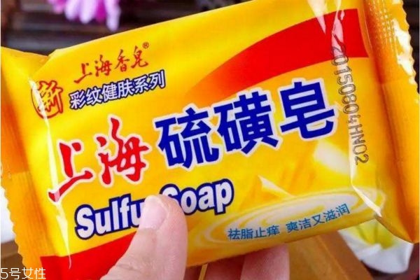 脸上长粉刺可以用硫磺皂洗脸吗?,脸上有粉刺可以用硫磺皂洗脸吗