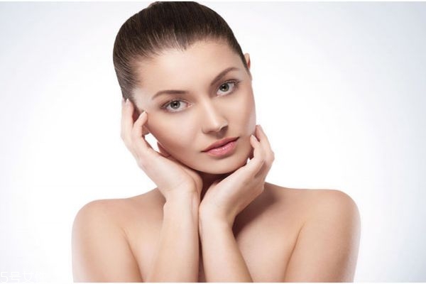 皮肤总是反反复复长痘痘怎么办,脸上痘痘反反复复怎么根治