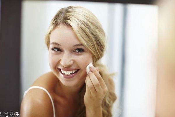 cpb是清爽好还是滋润好知乎,cpb清爽和滋润区别