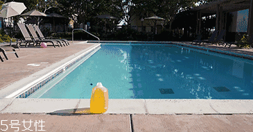 泳池里有多少尿液,泳池里有多少尿和粑粑