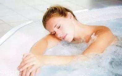 运动后为什么不宜马上洗澡,为什么运动后不能马上洗澡