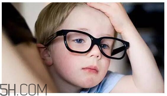 戴眼镜的注意事项,第一次戴眼镜注意事项