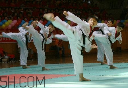 小孩学跆拳道的坏处,学跆拳道的坏处是什么最坏的坏处