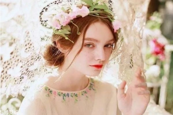 20岁适合用什么护肤品,20岁左右用什么护肤品比较好