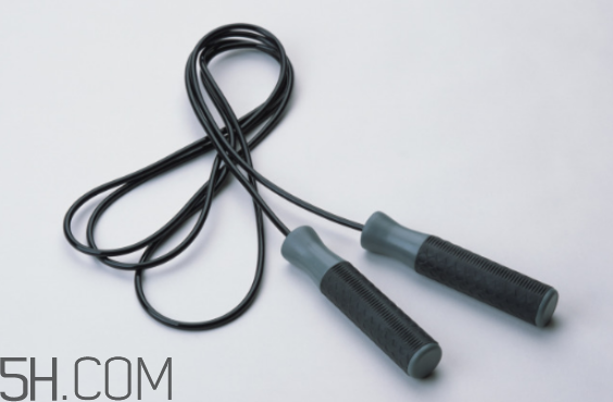 跳绳正确方法视频教程,初学跳绳的正确方法和技巧