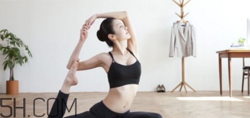 穿瑜伽裤还需要穿内裤吗?,瑜伽要穿内衣吗? 穿瑜伽裤还需要穿内裤吗?,瑜伽要穿内衣吗?