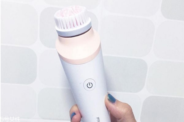 洁面仪会不会毛孔粗大,毛孔粗大可以用洁面仪洗脸吗