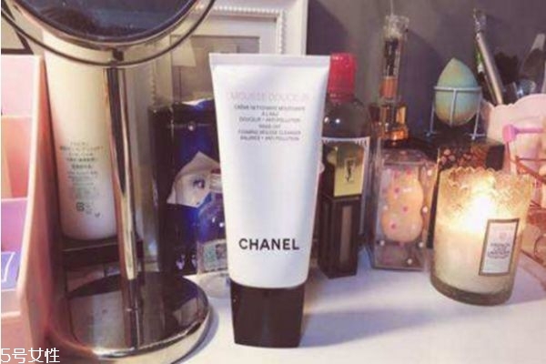 香奈儿山茶花洗面奶是氨基酸的吗,香奈儿山茶花洗面奶是氨基酸还是皂基 香奈儿山茶花洗面奶是氨基酸的吗,香奈儿山茶花洗面奶是氨基酸还是皂基