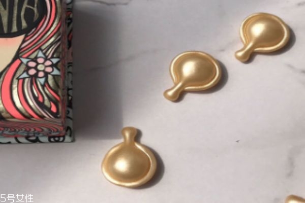 雅顿金胶和小棕瓶比较,小棕瓶和雅顿粉胶精华哪个好