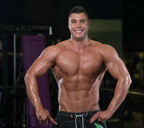 坐姿推胸和卧推哪个更好点,俯卧撑和推胸哪个好 坐姿推胸和卧推哪个更好点,俯卧撑和推胸哪个好