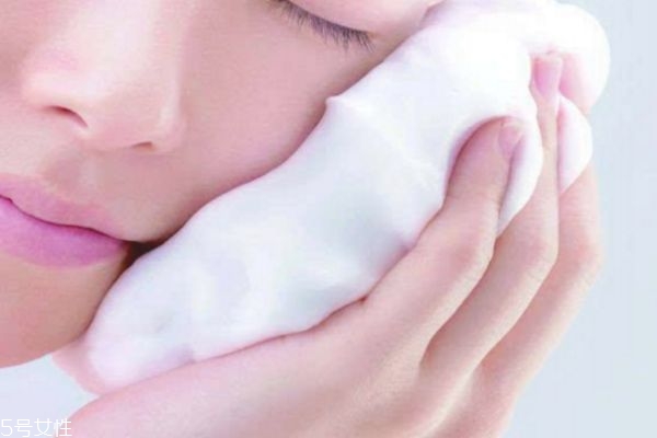 泡沫洁面乳怎么用才正确,泡沫洁面乳怎么用视频 泡沫洁面乳怎么用才正确,泡沫洁面乳怎么用视频