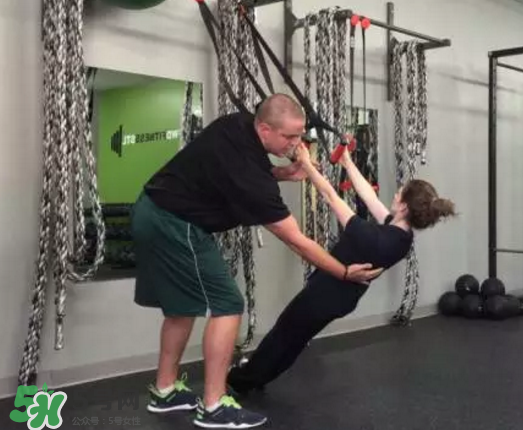 trx划船动作要领,trx反向划船