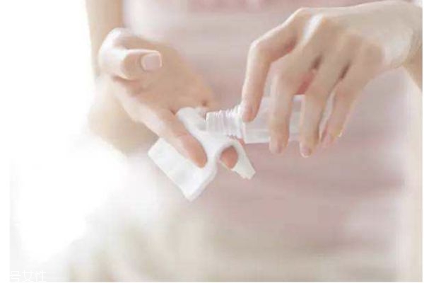 可以每天用化妆水湿敷吗,用化妆水湿敷后还需要用爽肤水吗