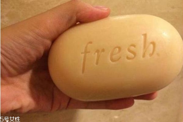 沐浴露和香皂哪个健康 知乎,沐浴露香皂哪个更健康