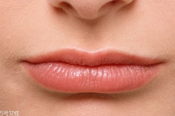 把润唇膏吃了怎么办,不小心把润唇膏吃了怎么办