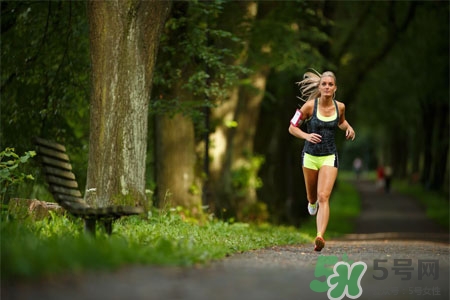 冬天跑步不出汗怎么办,为什么冬天跑步不出汗