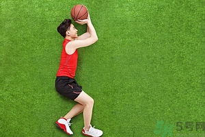 打篮球扭伤手腕怎么办,打篮球扭到手腕怎么办