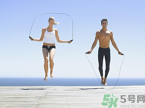 跳绳瘦腿的正确方法,跳绳瘦腿的正确方法视频