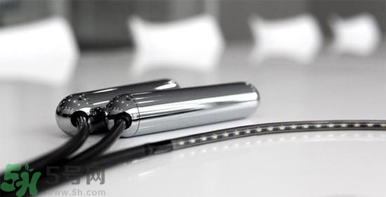 跳绳应该怎么跳姿势才是最对的,跳绳有什么好处和作用