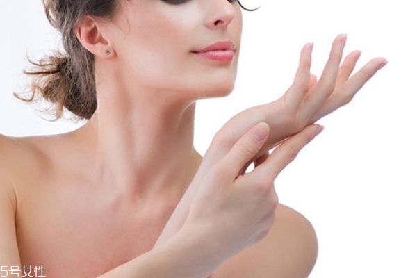 手部粗糙怎么保养,手部粗糙怎么护理