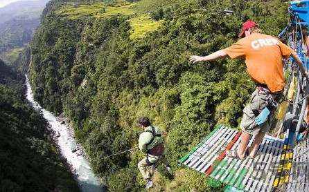 第一次蹦极要注意什么,蹦极需要注意的事项 第一次蹦极要注意什么,蹦极需要注意的事项