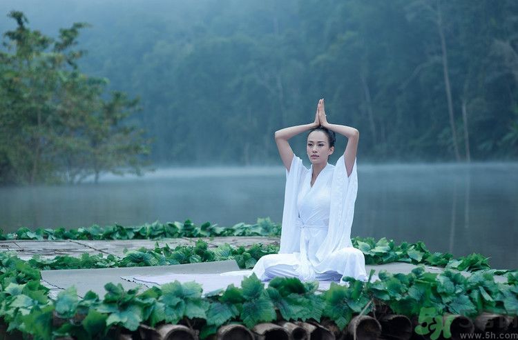 练瑜伽的时间,一天中练瑜伽的最佳时间 练瑜伽的时间,一天中练瑜伽的最佳时间