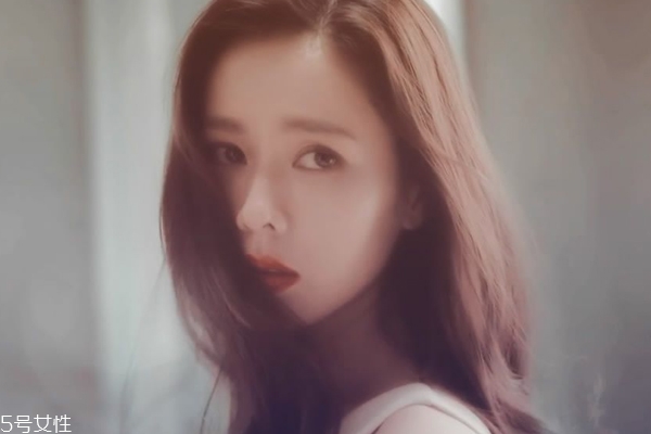 脸一直脱皮还痒红红的怎么办,脸部脱皮发红痒怎么办