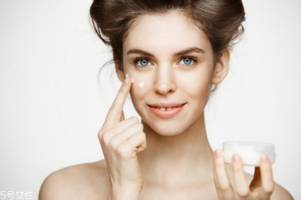 什么牌子的乳液效果最好,8杯水乳液怎么样 什么牌子的乳液效果最好,8杯水乳液怎么样