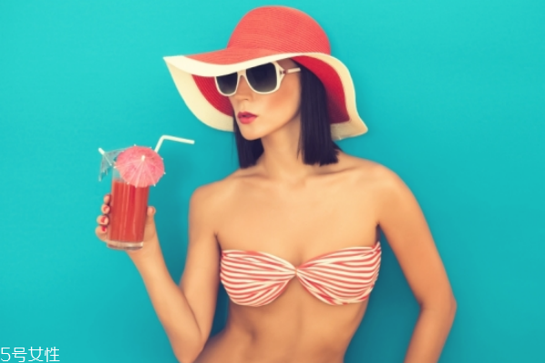 用完水后直接用面霜可以吗,用爽肤水后直接用面霜可以吗 用完水后直接用面霜可以吗,用爽肤水后直接用面霜可以吗