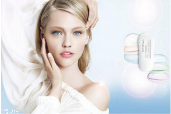 冬天用隔离霜好还是防晒霜好,冬天要涂防晒霜还是隔离霜