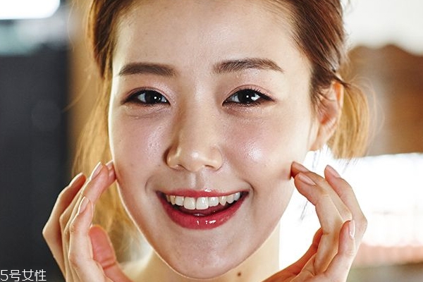 敏感肌肤怎么美白淡斑,敏感肌肤怎么美白保湿