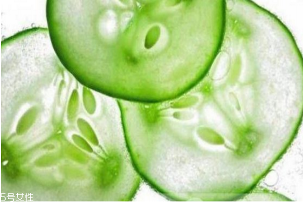 脸部过敏可以用黄瓜片敷脸吗,脸过敏用黄瓜敷脸有用吗 脸部过敏可以用黄瓜片敷脸吗,脸过敏用黄瓜敷脸有用吗