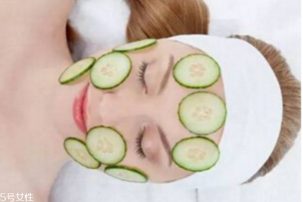 黄瓜面膜贴在脸上多久效果更好,黄瓜敷脸多长时间最好需要清洗吗?