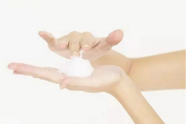 洗脸的误区,洗脸重要吗 洗脸的误区,洗脸重要吗
