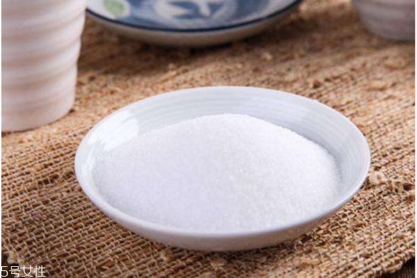 脸上过敏可以用盐水洗脸吗,脸过敏了可以用盐水吗