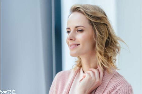 怎样卸妆才干净而且不伤皮肤,如何卸妆不伤皮肤 怎样卸妆才干净而且不伤皮肤,如何卸妆不伤皮肤