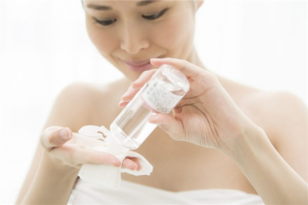 什么牌子的化妆水好用,化妆水怎么用才正确方法
