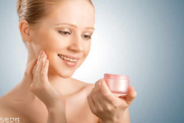 睡眠面膜什么时候用比较合适?,睡眠面膜使用时间 睡眠面膜什么时候用比较合适?,睡眠面膜使用时间