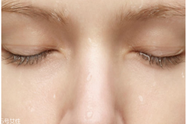 高机能水和爽肤水的区别,什么是高机能护肤品